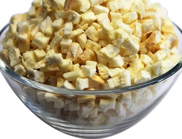 Cubos de manzana liofilizados